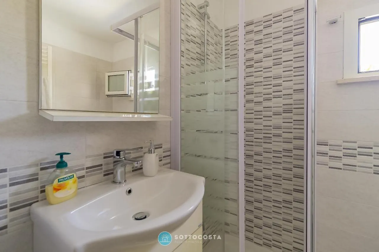 White Flat - Appartamento Indipendente A Lecce Centro 0*,  Italy